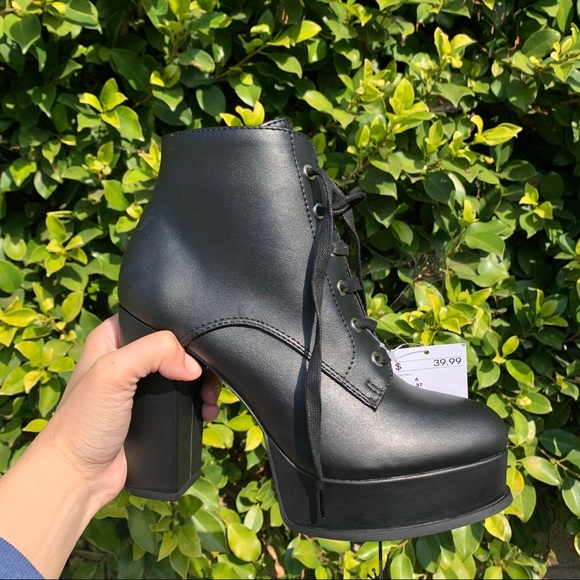 H&M | BLACK BOOTIES - Picture 2 of 5